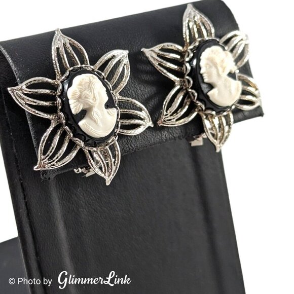 Vintage Black & White Costume Cameo Floral Openwork Silver Tone Clip On Earrings - Picture 2 of 10